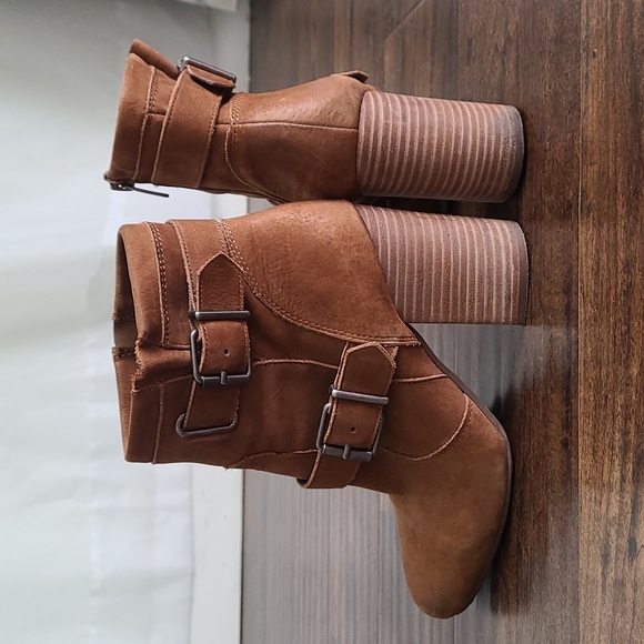 Vince Camuto Brown Leather Booties Size 8 - Picture 4 of 12